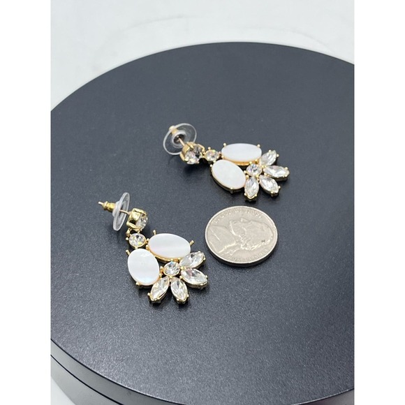 Kate Spade Bungalow Bouquet Cluster Mother Of Pearl Earrings Necklace Set - Picture 12 of 16